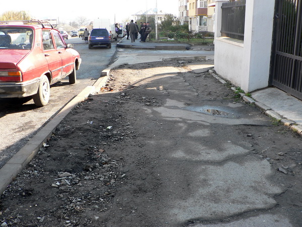 1 montare borduri str. Republicii 9.jpg